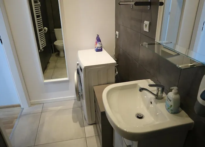 One More Night Apartment, Old Town Apartment